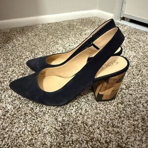 Stylish Navy Heels with Wooden Block Heel